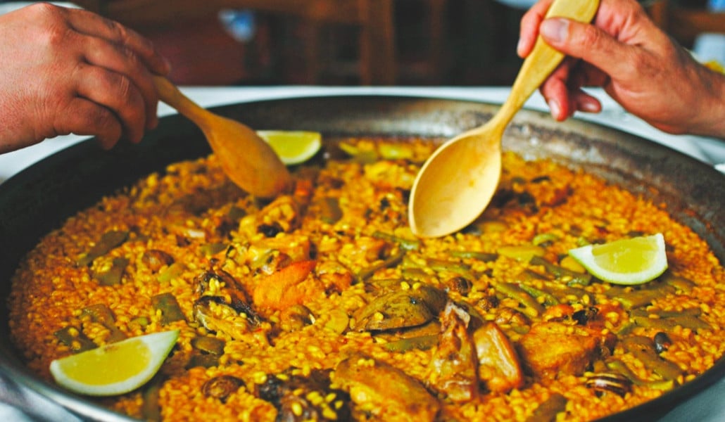 15/10 Paella con la actuación de la coral “La Senyera”